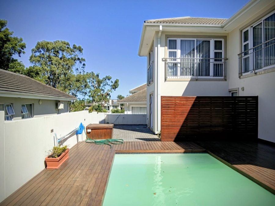 5 Bedroom Property for Sale in Beacon Bay Eastern Cape